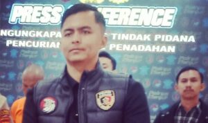 AddText_08-12-12.52.54