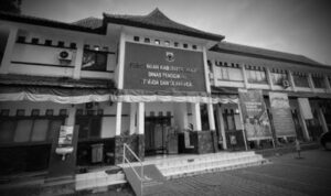 AddText_08-28-12.33.42